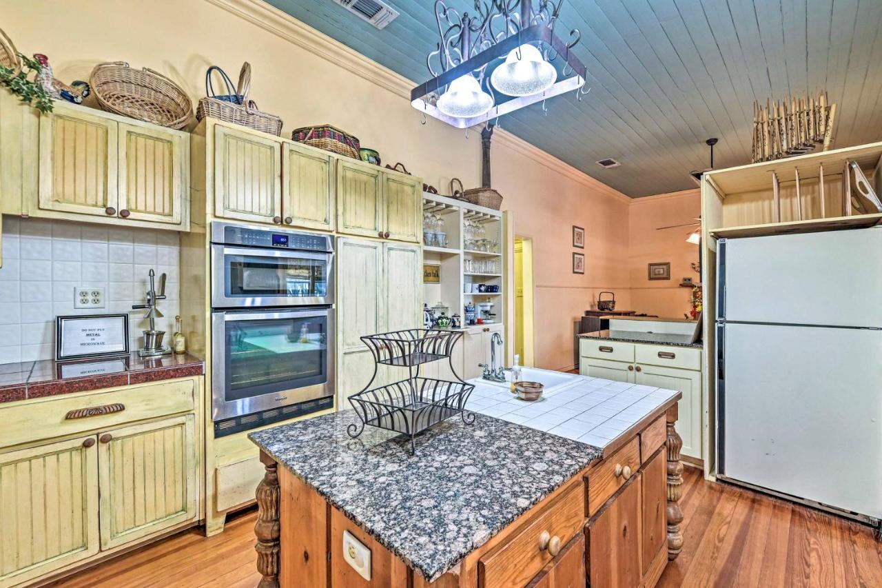 The Lilly House Historic Glen Rose Home With Porch! Exterior foto